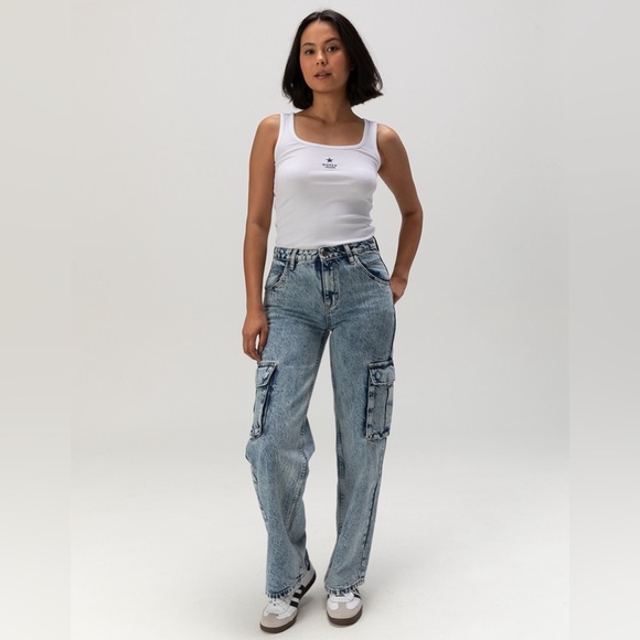 NWT - GUESS JEANS Star Slim Rib Womens Tank Top in White - Size L - Picture 4 of 4